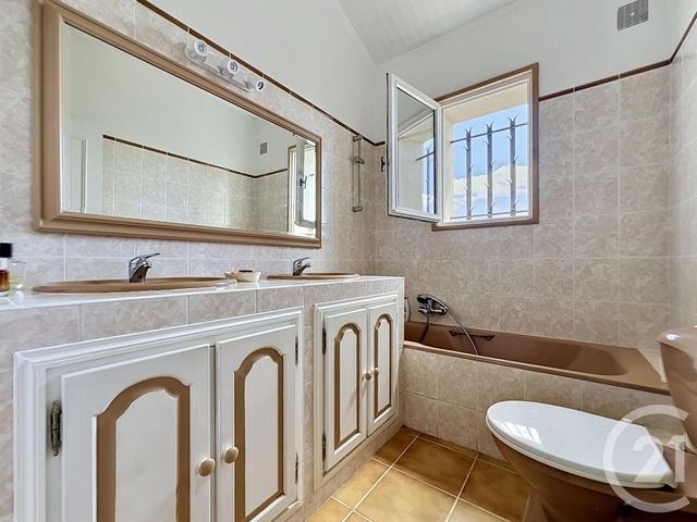Maison &agrave; vendre - 7 pi&egrave;ces - 129,82 m2 - Frejus - 83 - PROVENCE-ALPES-COTE-D-AZUR