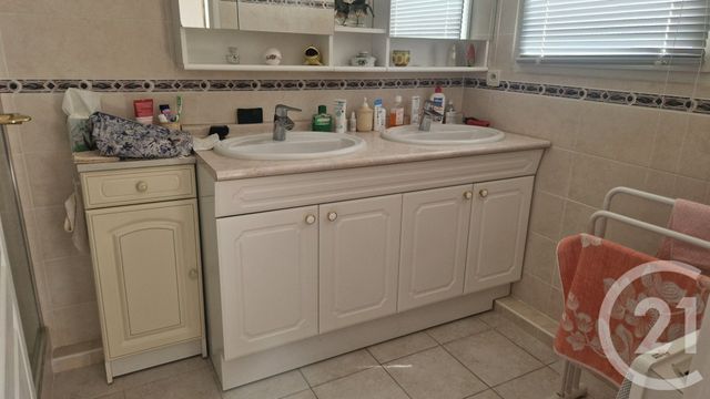 Appartement F4 &agrave; vendre - 4 pi&egrave;ces - 124 m2 - Frejus - 83 - PROVENCE-ALPES-COTE-D-AZUR