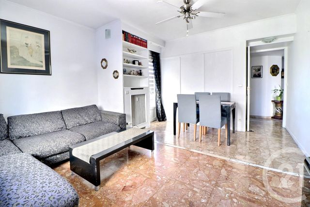 Afficher la photo en grand Appartement T3 à vendre - 3 pièces - 52,83 m2 - St Raphael - 83 - PROVENCE-ALPES-COTE-D-AZUR