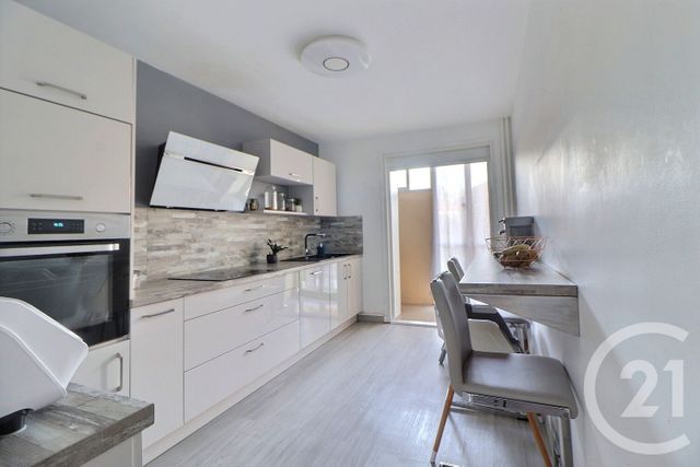 Appartement T3 à vendre - 3 pièces - 68,46 m2 - Frejus - 83 - PROVENCE-ALPES-COTE-D-AZUR