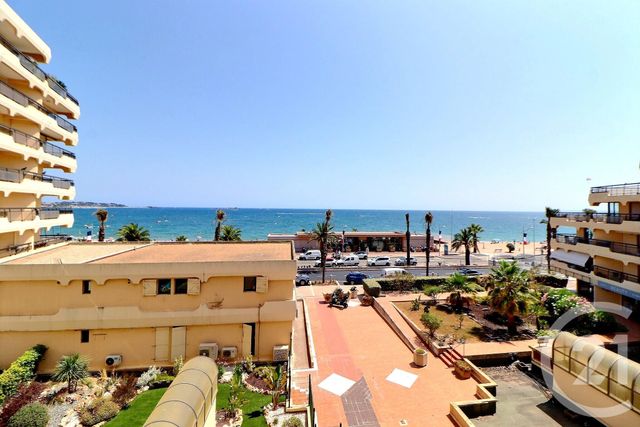 Appartement Studio Cabine à vendre - 1 pièce - 27 m2 - Frejus - 83 - PROVENCE-ALPES-COTE-D-AZUR