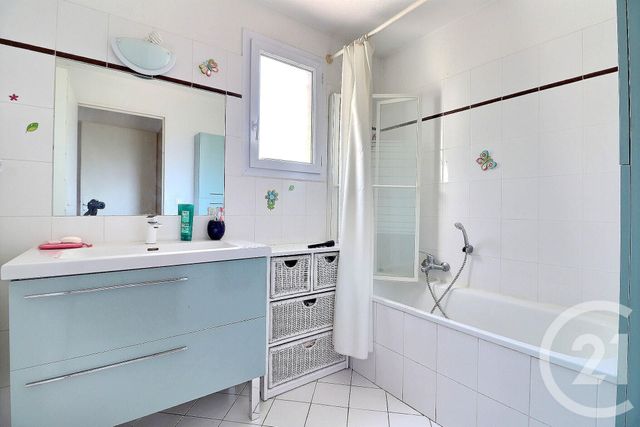 Maison à vendre - 4 pièces - 80 m2 - St Raphael - 83 - PROVENCE-ALPES-COTE-D-AZUR