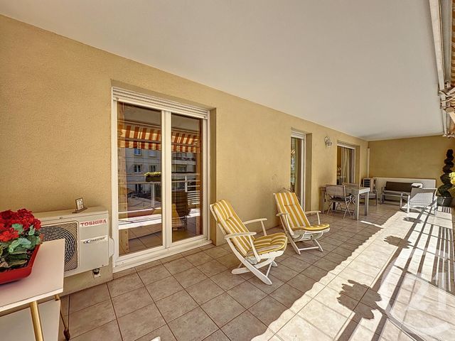 Appartement T3 à vendre - 3 pièces - 85 m2 - St Raphael - 83 - PROVENCE-ALPES-COTE-D-AZUR