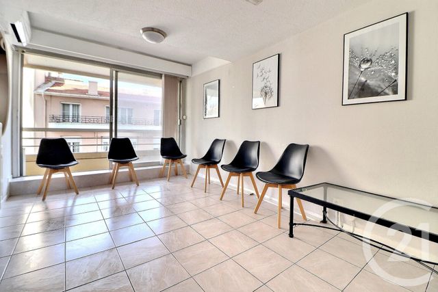 Appartement T3 à vendre - 3 pièces - 47,84 m2 - St Raphael - 83 - PROVENCE-ALPES-COTE-D-AZUR