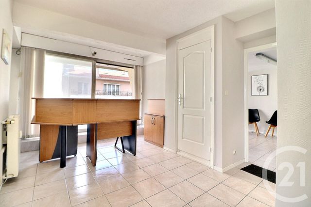 Appartement T3 à vendre - 3 pièces - 47,84 m2 - St Raphael - 83 - PROVENCE-ALPES-COTE-D-AZUR