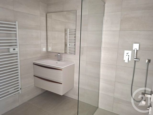 Appartement T4 à vendre - 4 pièces - 98 m2 - St Raphael - 83 - PROVENCE-ALPES-COTE-D-AZUR