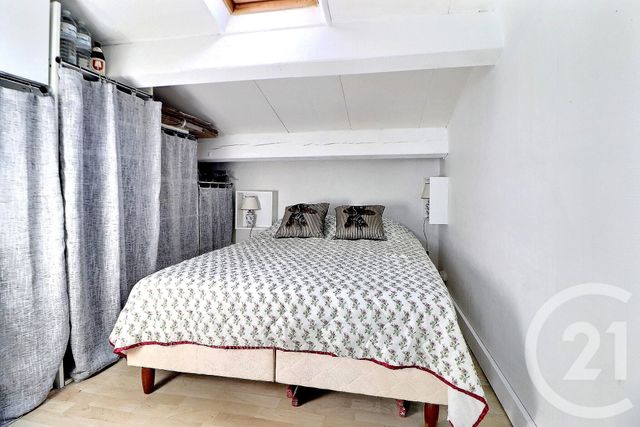 Appartement T3 à vendre - 3 pièces - 44 m2 - Frejus - 83 - PROVENCE-ALPES-COTE-D-AZUR