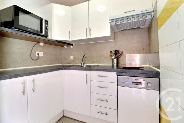 Appartement T3 à vendre - 3 pièces - 44 m2 - Frejus - 83 - PROVENCE-ALPES-COTE-D-AZUR