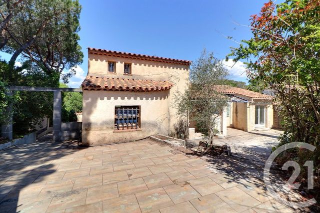 Maison à vendre - 6 pièces - 160 m2 - Frejus - 83 - PROVENCE-ALPES-COTE-D-AZUR