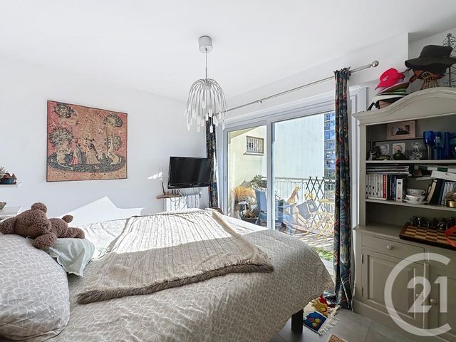 Afficher la photo en grand Appartement T3 à vendre - 3 pièces - 73,02 m2 - St Raphael - 83 - PROVENCE-ALPES-COTE-D-AZUR
