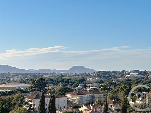 Afficher la photo en grand Appartement T3 à vendre - 3 pièces - 73,02 m2 - St Raphael - 83 - PROVENCE-ALPES-COTE-D-AZUR