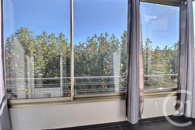 Appartement F2 à vendre - 2 pièces - 66,23 m2 - St Raphael - 83 - PROVENCE-ALPES-COTE-D-AZUR