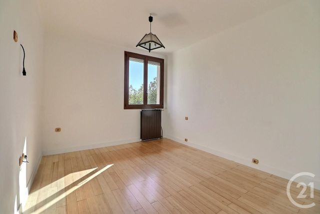 Appartement F2 à vendre - 2 pièces - 66,23 m2 - St Raphael - 83 - PROVENCE-ALPES-COTE-D-AZUR