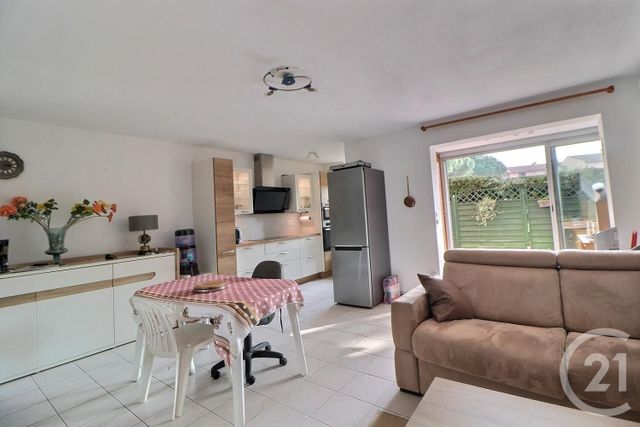 Appartement T3 à vendre - 3 pièces - 61,69 m2 - Frejus - 83 - PROVENCE-ALPES-COTE-D-AZUR