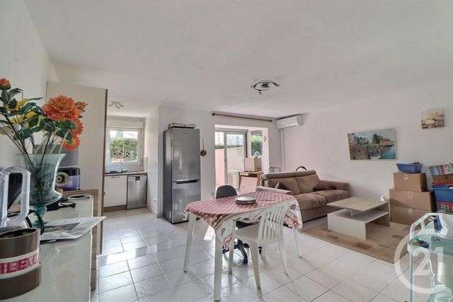 Appartement T3 à vendre - 3 pièces - 61,69 m2 - Frejus - 83 - PROVENCE-ALPES-COTE-D-AZUR