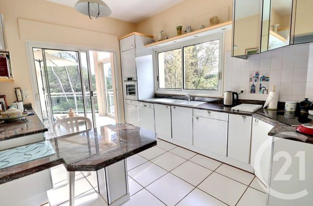 Maison à vendre - 7 pièces - 200 m2 - St Raphael - 83 - PROVENCE-ALPES-COTE-D-AZUR