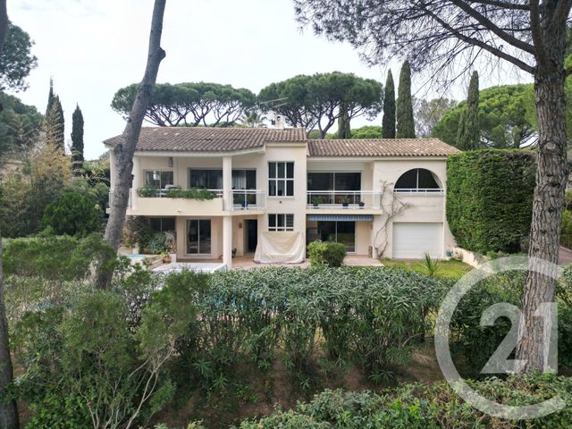 Maison à vendre - 7 pièces - 200 m2 - St Raphael - 83 - PROVENCE-ALPES-COTE-D-AZUR