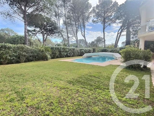 Maison à vendre - 7 pièces - 200 m2 - St Raphael - 83 - PROVENCE-ALPES-COTE-D-AZUR