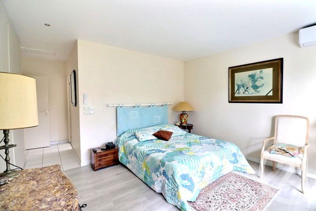 Maison à vendre - 7 pièces - 200 m2 - St Raphael - 83 - PROVENCE-ALPES-COTE-D-AZUR