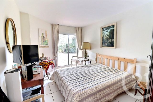 Maison à vendre - 7 pièces - 200 m2 - St Raphael - 83 - PROVENCE-ALPES-COTE-D-AZUR