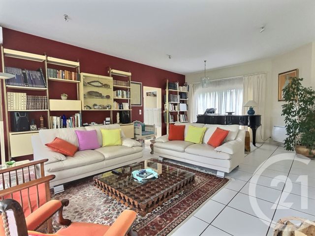 Maison à vendre - 7 pièces - 200 m2 - St Raphael - 83 - PROVENCE-ALPES-COTE-D-AZUR