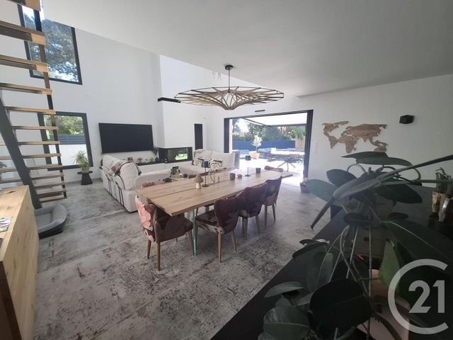 Maison à vendre - 5 pièces - 145 m2 - Frejus - 83 - PROVENCE-ALPES-COTE-D-AZUR