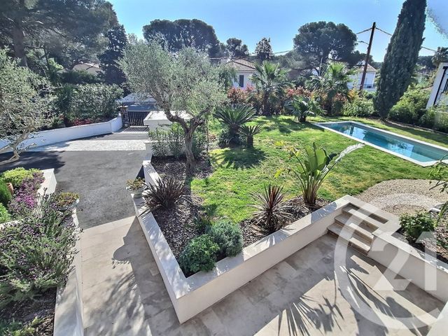 Maison à vendre - 6 pièces - 184 m2 - St Raphael - 83 - PROVENCE-ALPES-COTE-D-AZUR