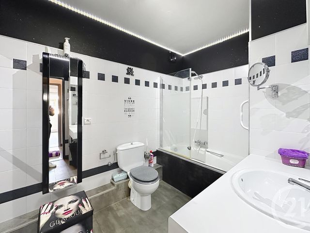 Appartement T6 à vendre - 6 pièces - 150 m2 - Frejus - 83 - PROVENCE-ALPES-COTE-D-AZUR