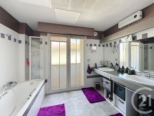 Appartement T6 à vendre - 6 pièces - 150 m2 - Frejus - 83 - PROVENCE-ALPES-COTE-D-AZUR