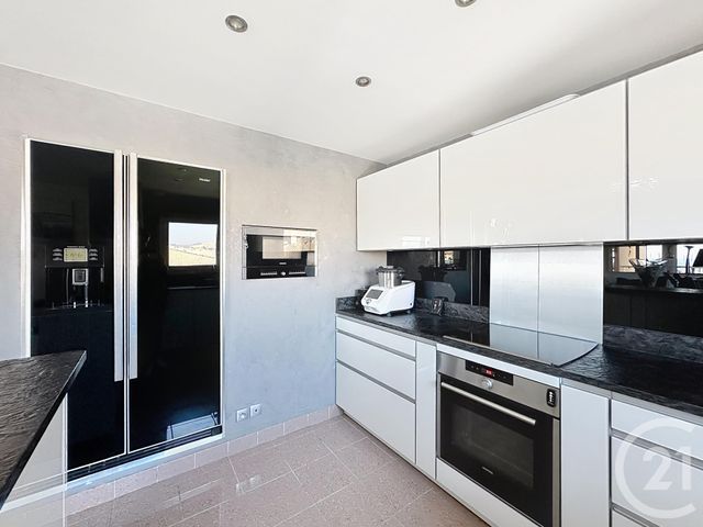 Appartement T6 à vendre - 6 pièces - 150 m2 - Frejus - 83 - PROVENCE-ALPES-COTE-D-AZUR