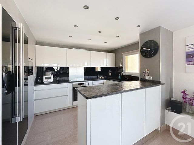 Appartement T6 à vendre - 6 pièces - 150 m2 - Frejus - 83 - PROVENCE-ALPES-COTE-D-AZUR