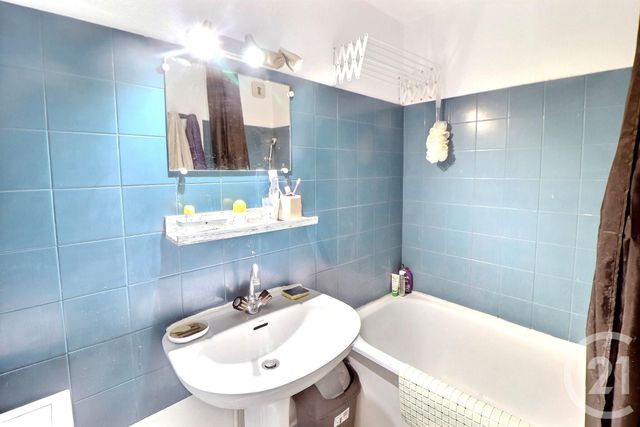 Appartement T2 à vendre - 2 pièces - 36,09 m2 - Frejus - 83 - PROVENCE-ALPES-COTE-D-AZUR