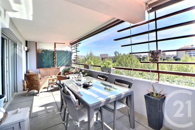 Appartement T3 à vendre - 3 pièces - 78,81 m2 - Frejus - 83 - PROVENCE-ALPES-COTE-D-AZUR