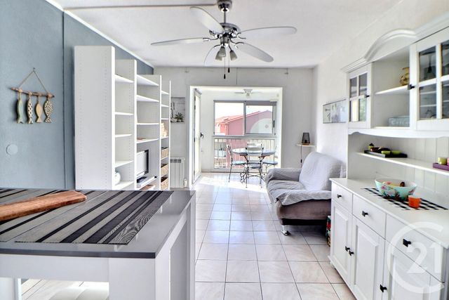 Appartement T2 à vendre - 2 pièces - 26 m2 - Frejus - 83 - PROVENCE-ALPES-COTE-D-AZUR