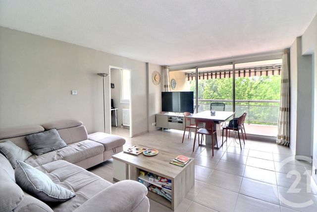 Appartement T4 à vendre - 4 pièces - 77 m2 - Frejus - 83 - PROVENCE-ALPES-COTE-D-AZUR