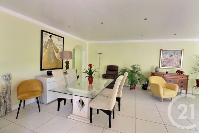 Maison à vendre - 6 pièces - 195 m2 - Frejus - 83 - PROVENCE-ALPES-COTE-D-AZUR