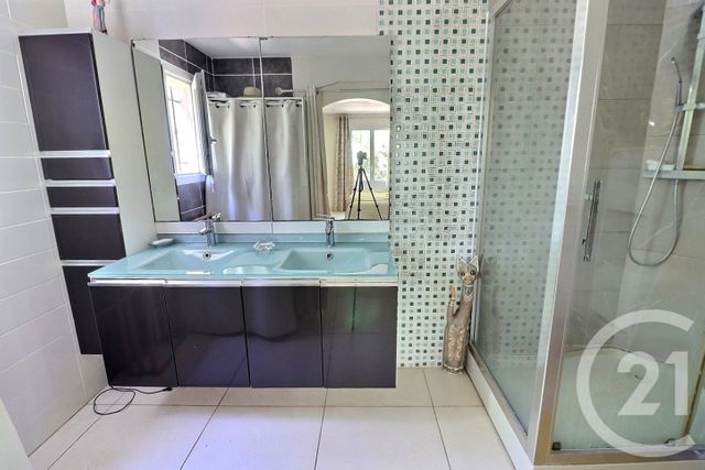 Maison à vendre - 6 pièces - 195 m2 - Frejus - 83 - PROVENCE-ALPES-COTE-D-AZUR