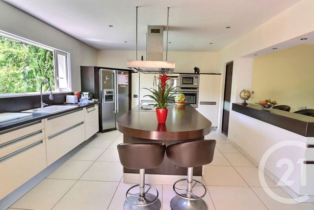 Maison à vendre - 6 pièces - 195 m2 - Frejus - 83 - PROVENCE-ALPES-COTE-D-AZUR