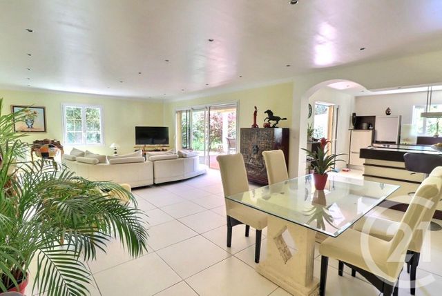 Maison à vendre - 6 pièces - 195 m2 - Frejus - 83 - PROVENCE-ALPES-COTE-D-AZUR