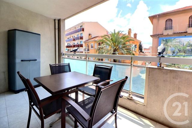 Appartement T2 à vendre - 2 pièces - 34,86 m2 - St Raphael - 83 - PROVENCE-ALPES-COTE-D-AZUR