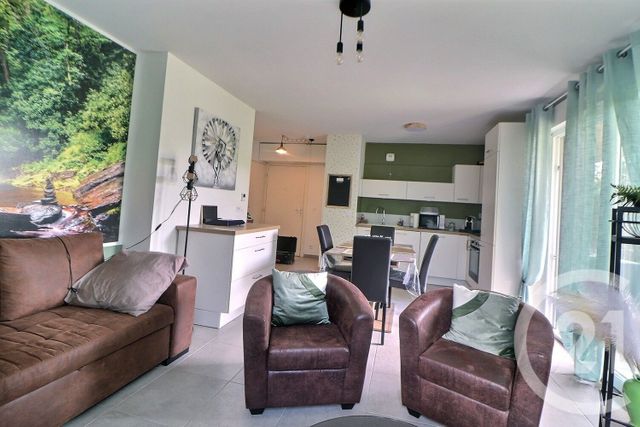 Appartement T3 à vendre - 3 pièces - 55,04 m2 - Frejus - 83 - PROVENCE-ALPES-COTE-D-AZUR