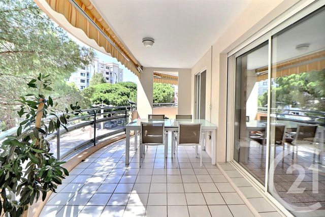 Appartement T4 à vendre - 4 pièces - 133,11 m2 - Frejus - 83 - PROVENCE-ALPES-COTE-D-AZUR
