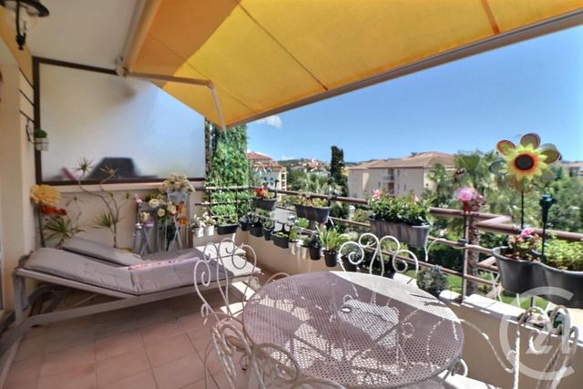 Appartement T3 à vendre - 3 pièces - 66 m2 - Frejus - 83 - PROVENCE-ALPES-COTE-D-AZUR