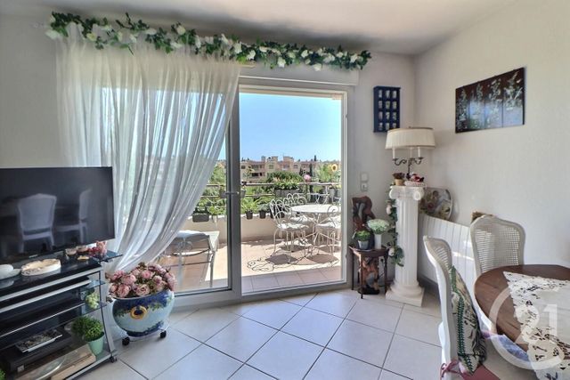 Appartement T3 à vendre - 3 pièces - 66 m2 - Frejus - 83 - PROVENCE-ALPES-COTE-D-AZUR