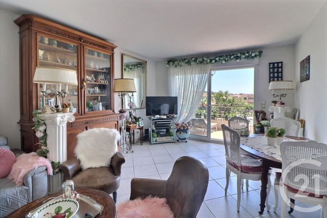 Appartement T3 à vendre - 3 pièces - 66 m2 - Frejus - 83 - PROVENCE-ALPES-COTE-D-AZUR