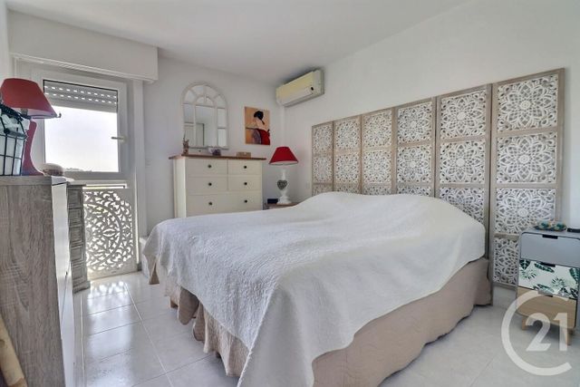 Appartement T3 à vendre - 3 pièces - 71 m2 - Frejus - 83 - PROVENCE-ALPES-COTE-D-AZUR