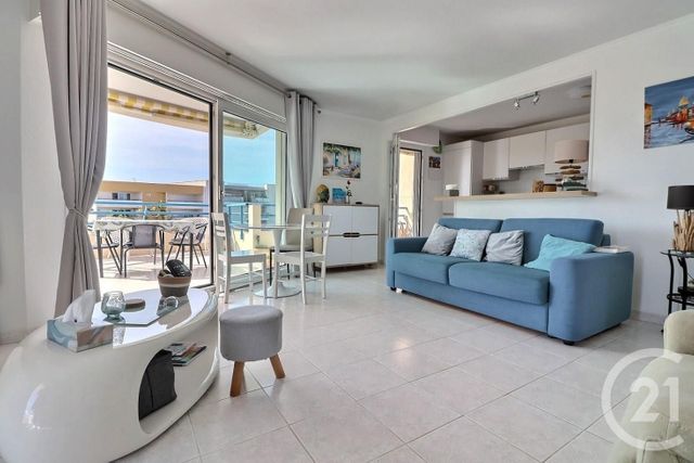 Appartement T3 à vendre - 3 pièces - 71 m2 - Frejus - 83 - PROVENCE-ALPES-COTE-D-AZUR