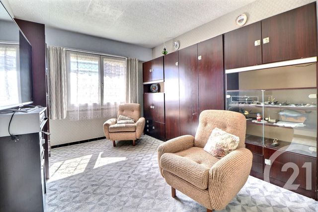 Appartement T3 à vendre - 3 pièces - 64,91 m2 - St Raphael - 83 - PROVENCE-ALPES-COTE-D-AZUR