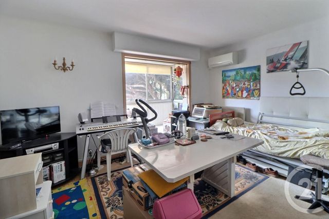 Appartement T2 à vendre - 2 pièces - 42 m2 - Frejus - 83 - PROVENCE-ALPES-COTE-D-AZUR