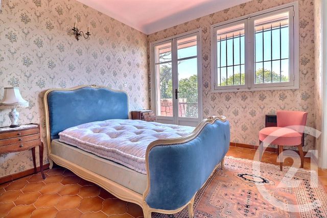 Maison &agrave; vendre - 7 pi&egrave;ces - 199,28 m2 - Roquebrune Sur Argens - 83 - PROVENCE-ALPES-COTE-D-AZUR